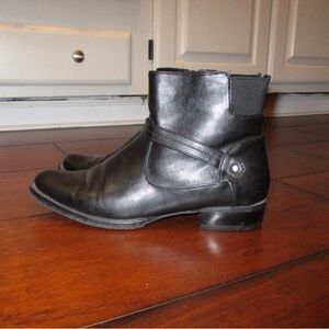 Ladies Easy Spirit black boots/ booties